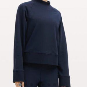 ON CLOUD Crew Neck Navy Sweatshirt Womens Size Small NWT